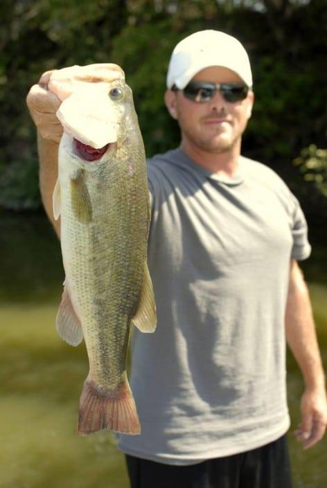 Le matériel Sakura ça prend des black bass - Sakura tackle catch bass