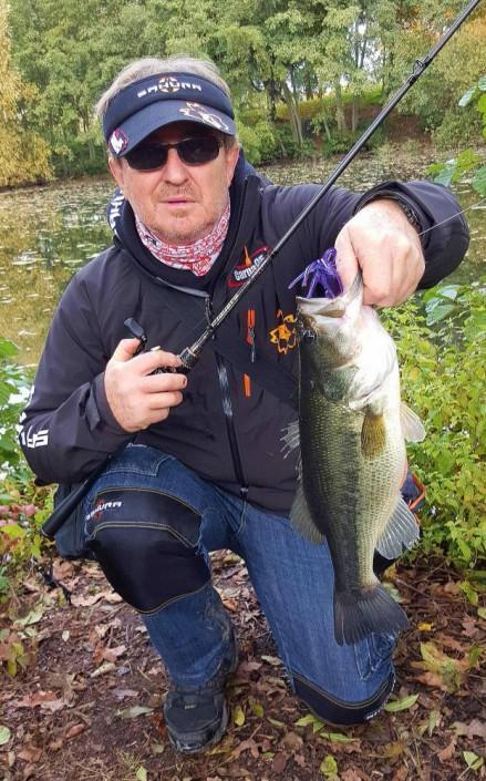 bass-pris-sur-canne-players-sakura