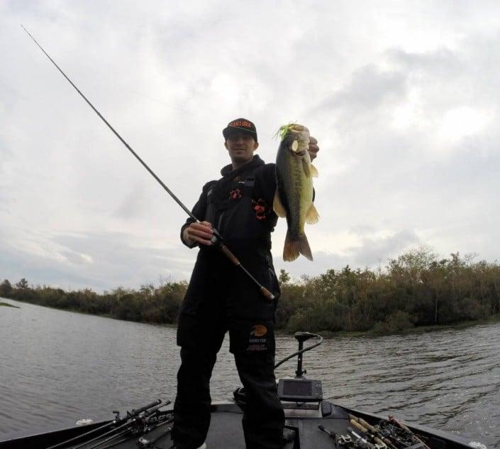 Run and Gun...idéal pour trouver les bass avec un spinnerbait Sakura Monarc