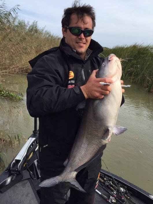 Shane eut même la surprise de capturer ce joli catfish