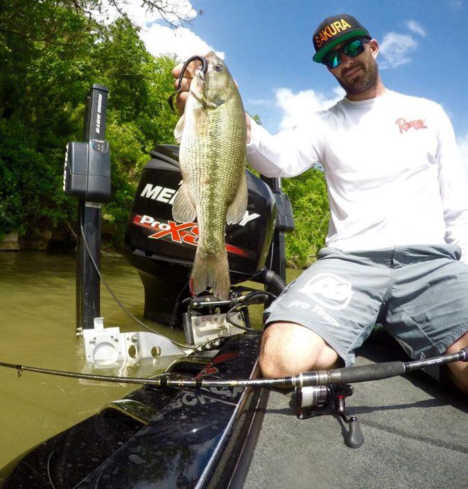 jean christophe david pro team sakura avec un joli bass pris en spinning