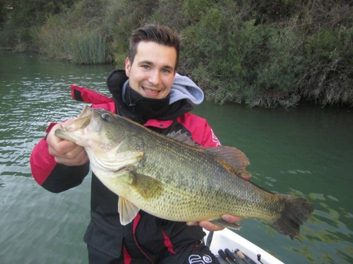 mequinenza lunker caught with loic domergue fishing guide