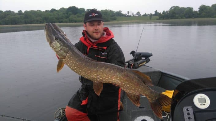 gros brochet du river erne fishing center par loic domergue team sakura