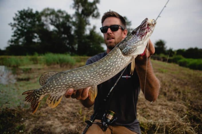 tanguy marlin sakura croatie avec un brochet pris à la queen rana 65