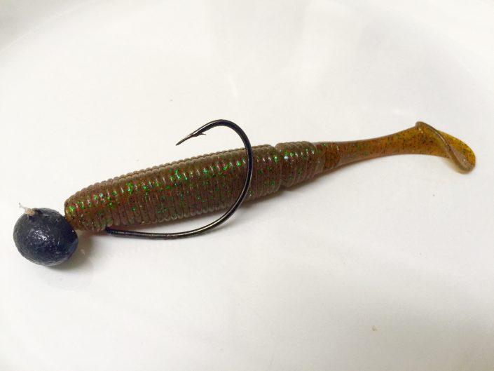 slit shad 125 sakura sur une football jighead