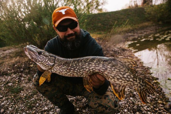 dario rakovak avec un joli brochet de croatie