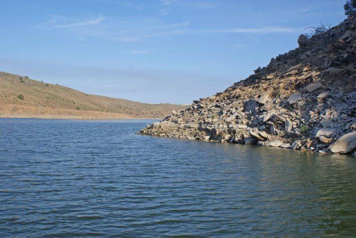 pointe sur le lac alcantara en espagne